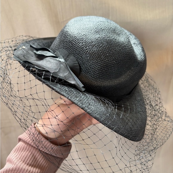 Andree Canadian Black Boater Hat with Veil - Picture 1 of 8